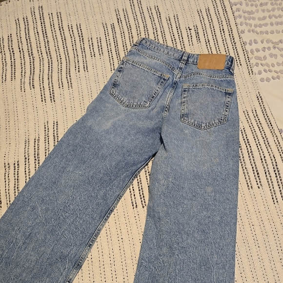 H&M Washed Light Blue Wide Leg Jeans - Picture 3 of 4